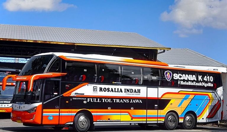 Mengenal Bus Rosalia Indah Perusahaan Oto Bus Ratusan Unit