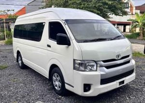 Rental Hiace Commuter Jogja