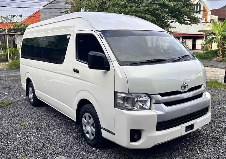 Rental Hiace Commuter Jogja