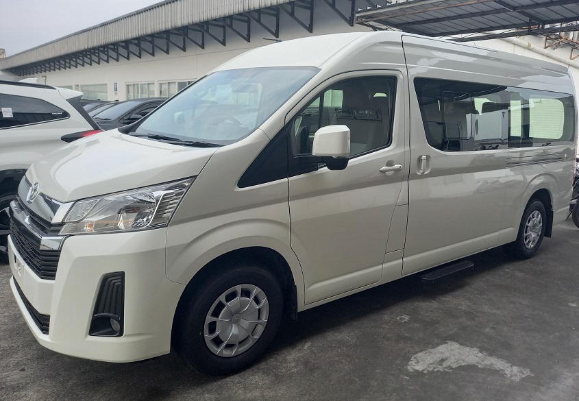 Sewa Hiace Premio Luxury Jogja