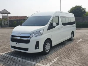 Sewa Hiace Jogja untuk perjalanan rombongan dan wisata