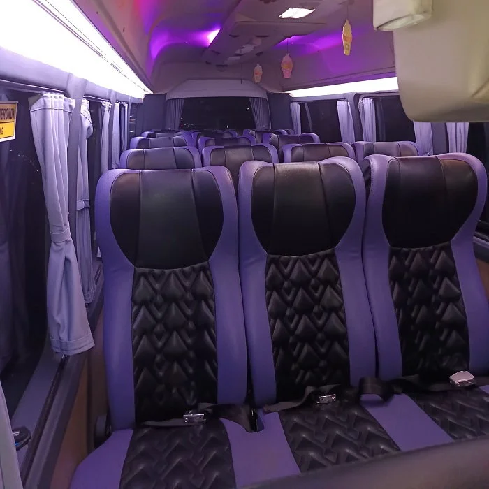 Interior Elf Semarang kursi penumpang