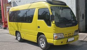 Rental Elf Short Bandung kapasitas 10 sampai 14 penumpang dengan sopir.